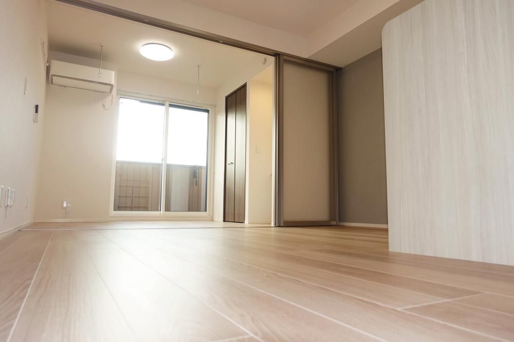 �y�Z�L�����e�B�z�@