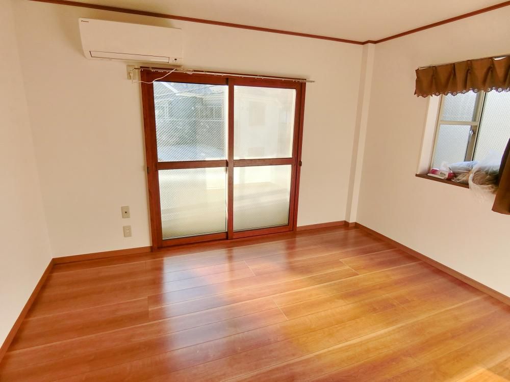 �y���ԁE���r���O�z�@