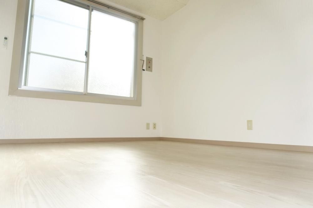 �y���]�z�@