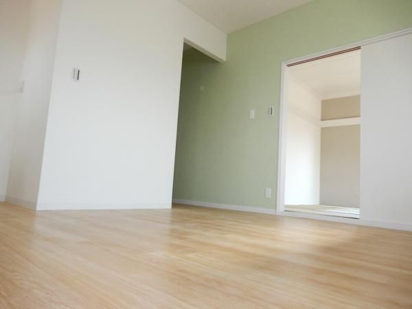 �y���ԁE���r���O�z�@