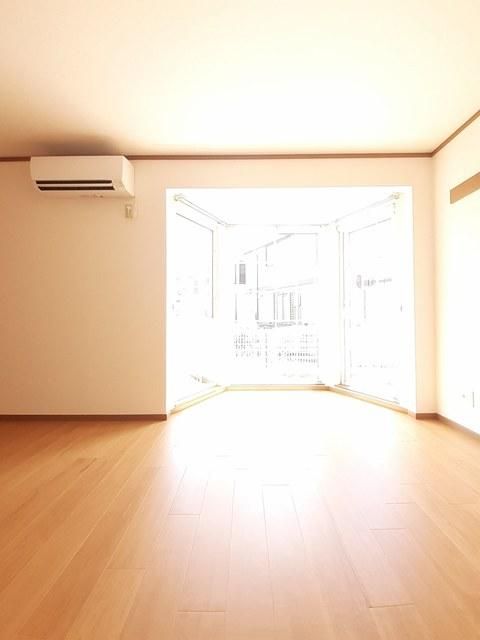 �y���ԁE���r���O�z�@