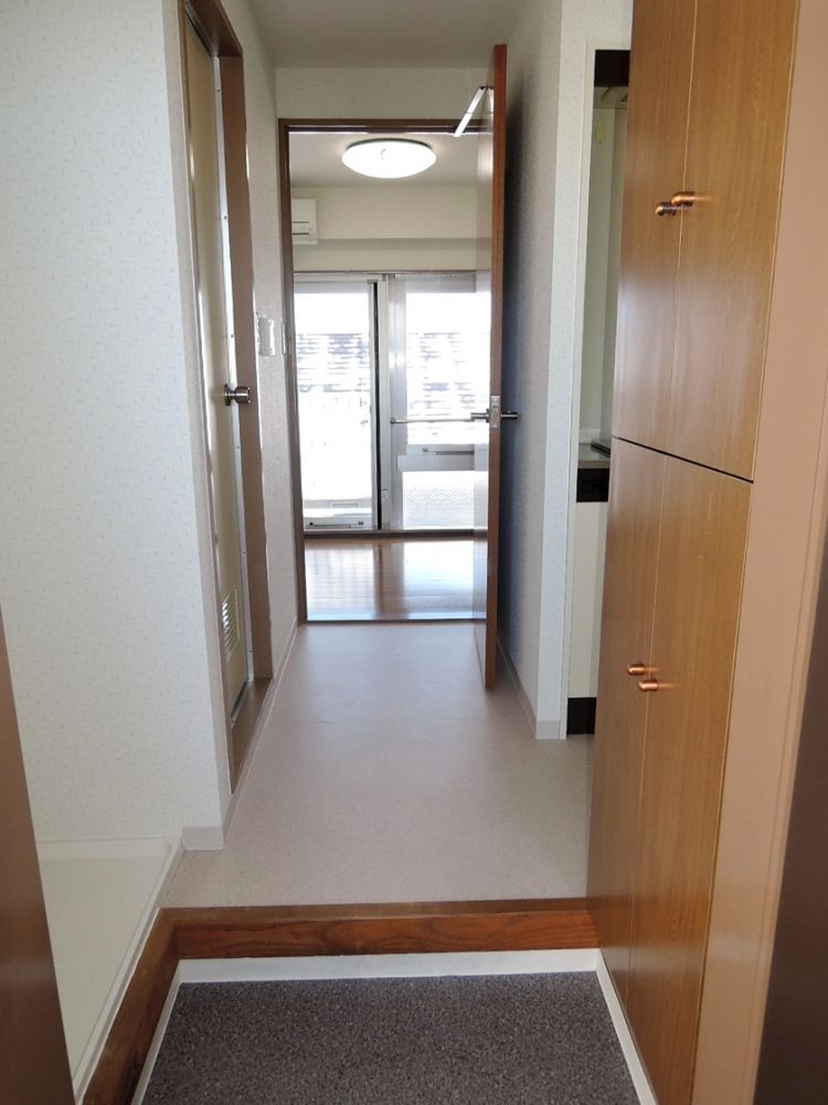 �y�Z�L�����e�B�z�@