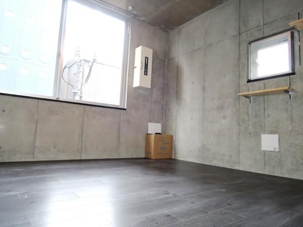 �y���ԁE���r���O�z�@