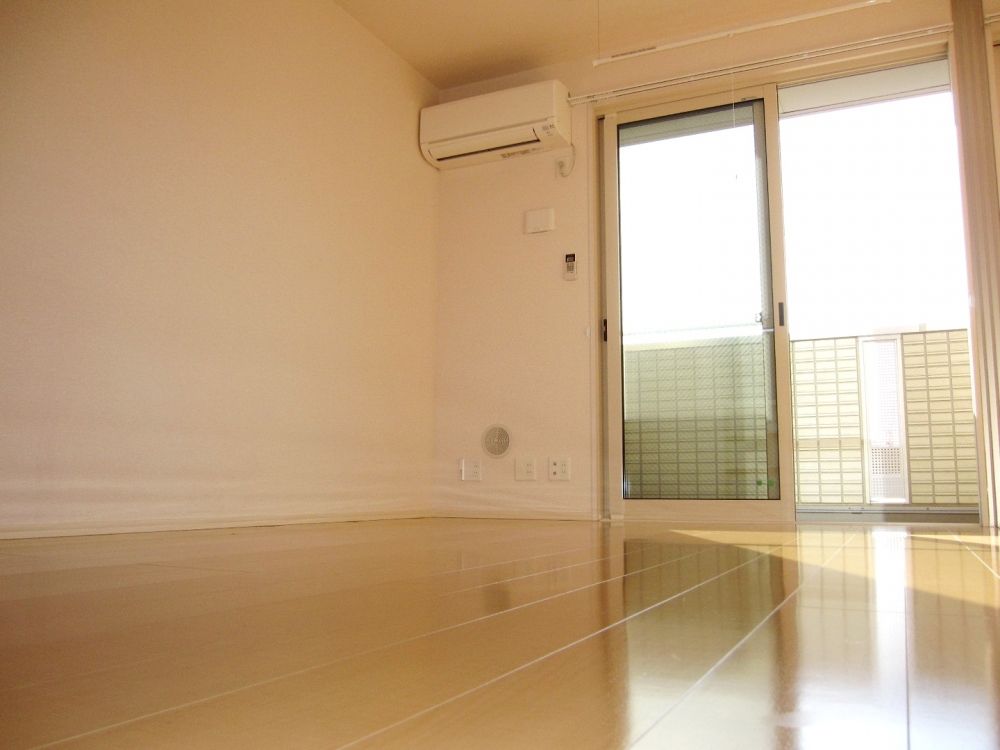 �y���]�z�@