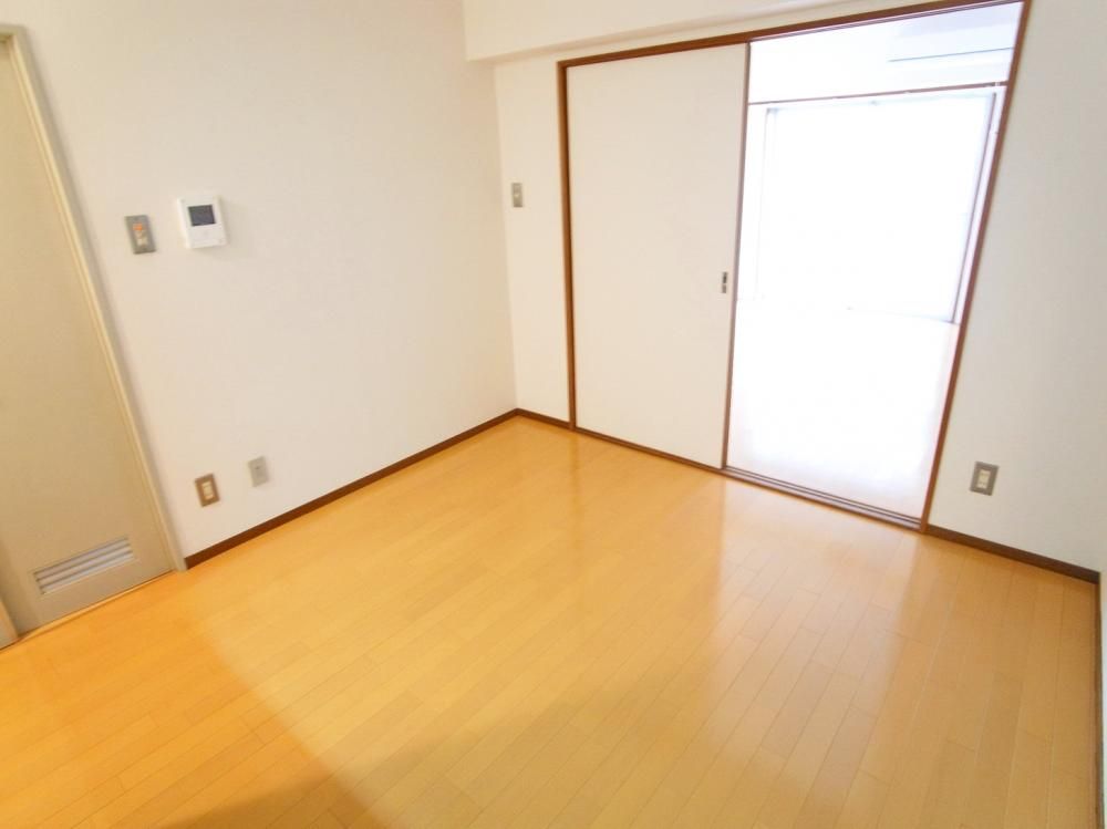 �y�Q���z�@