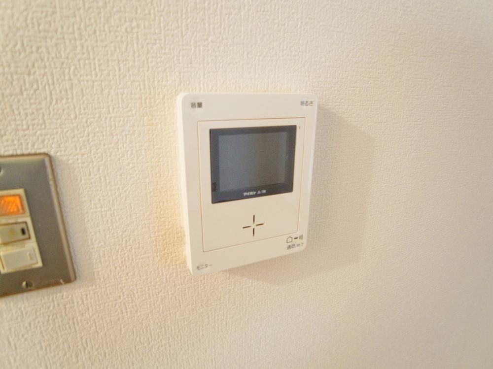 �y�Z�L�����e�B�z�@