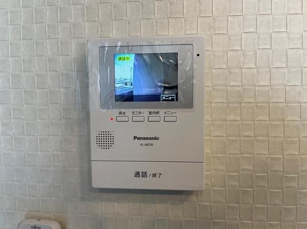 �y�Z�L�����e�B�z�@