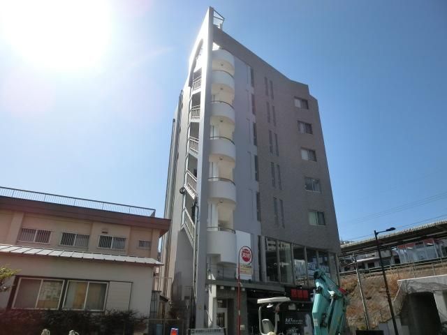 yOρz@