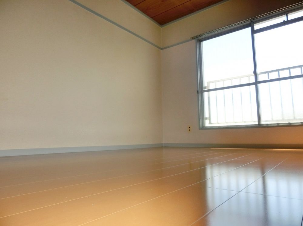 �y���]�z�@