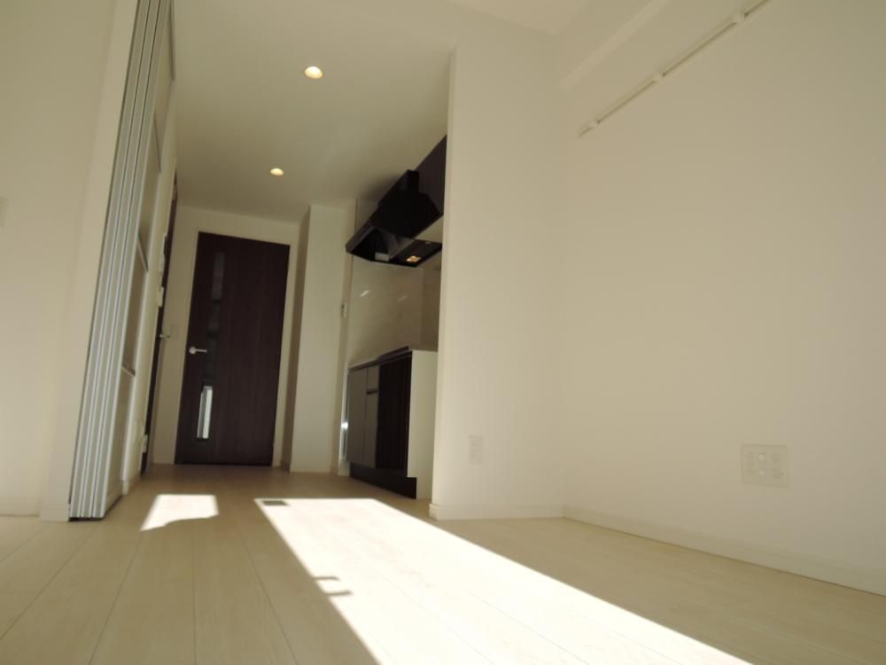 �y�����E���r���O�z�@