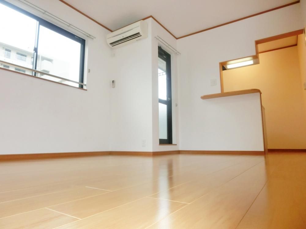 �y���ԁE���r���O�z�@