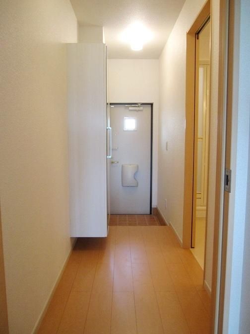 �y�Z�L�����e�B�z�@