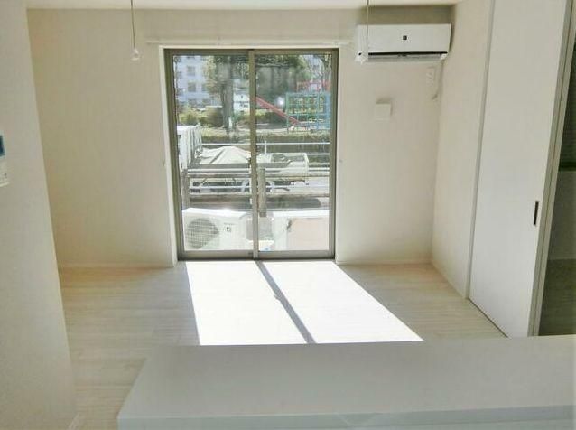 �y���ԁE���r���O�z�@