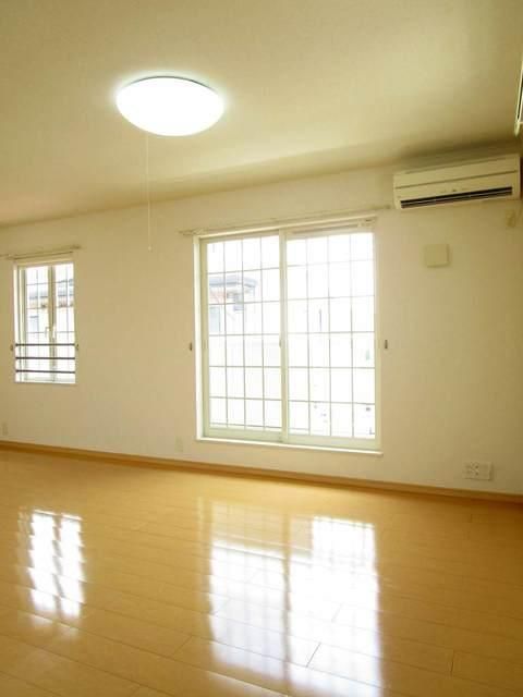 �y���ԁE���r���O�z�@