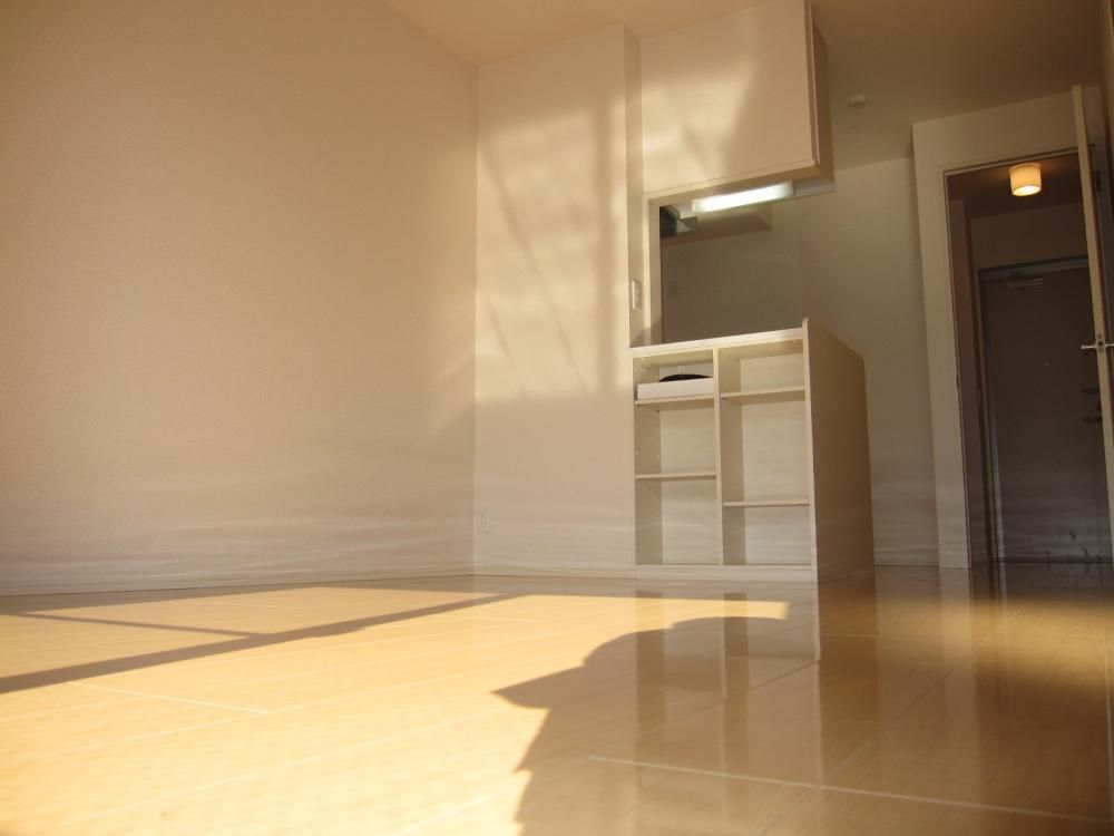 �y�����E���r���O�z�@