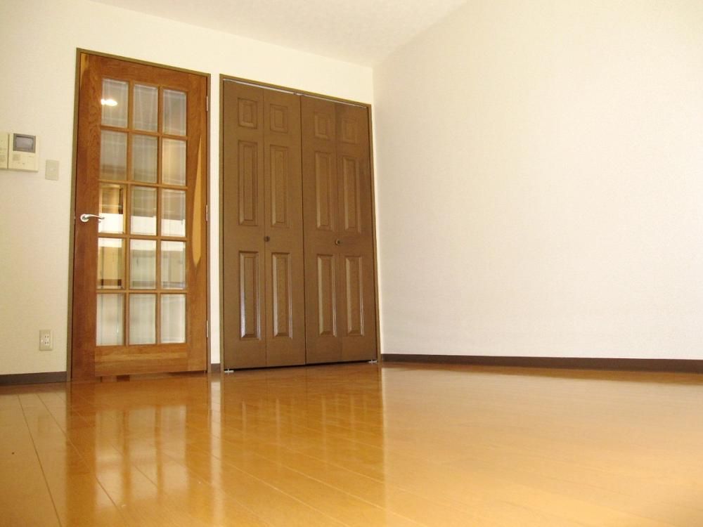 �y���ԁE���r���O�z�@