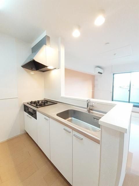 �y�L�b�`���z�@