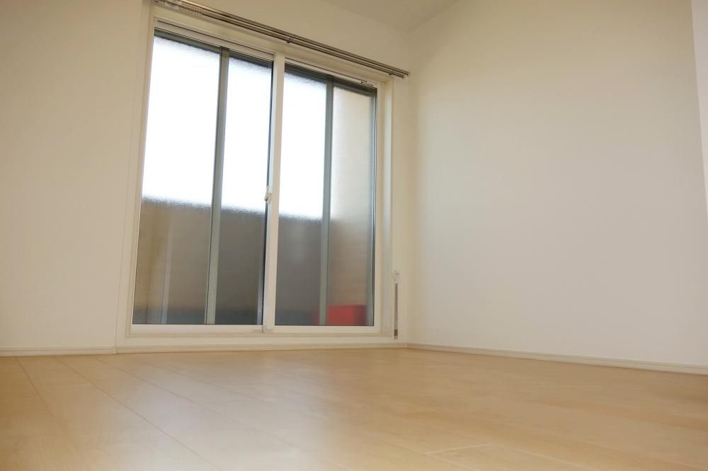 �y�Z�L�����e�B�z�@