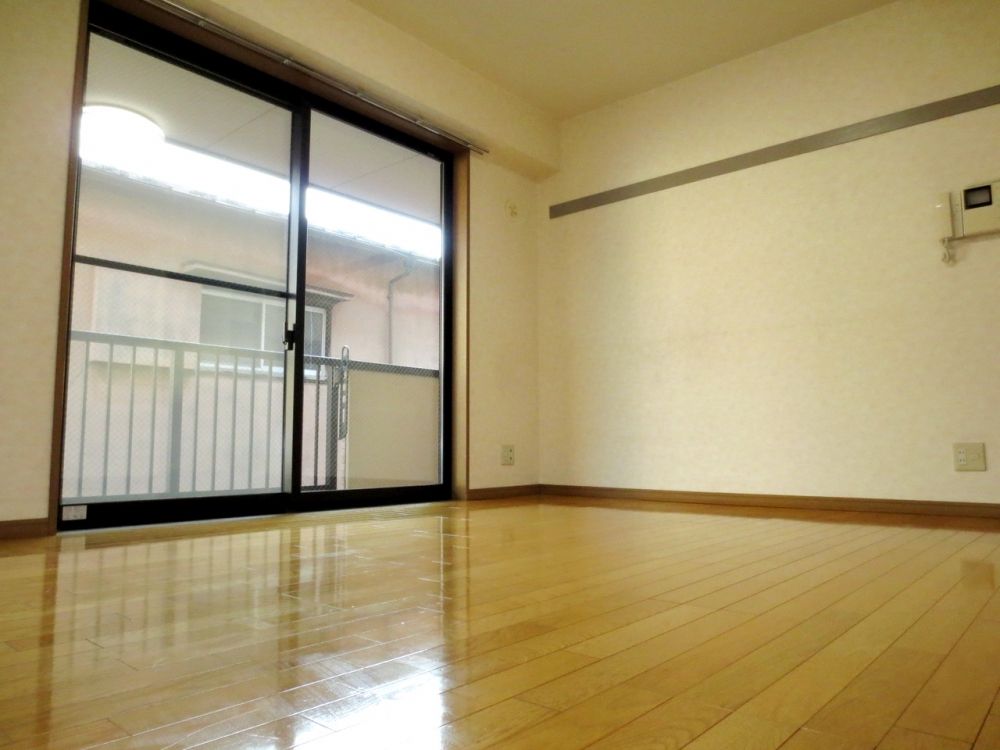 �y���ԁE���r���O�z�@