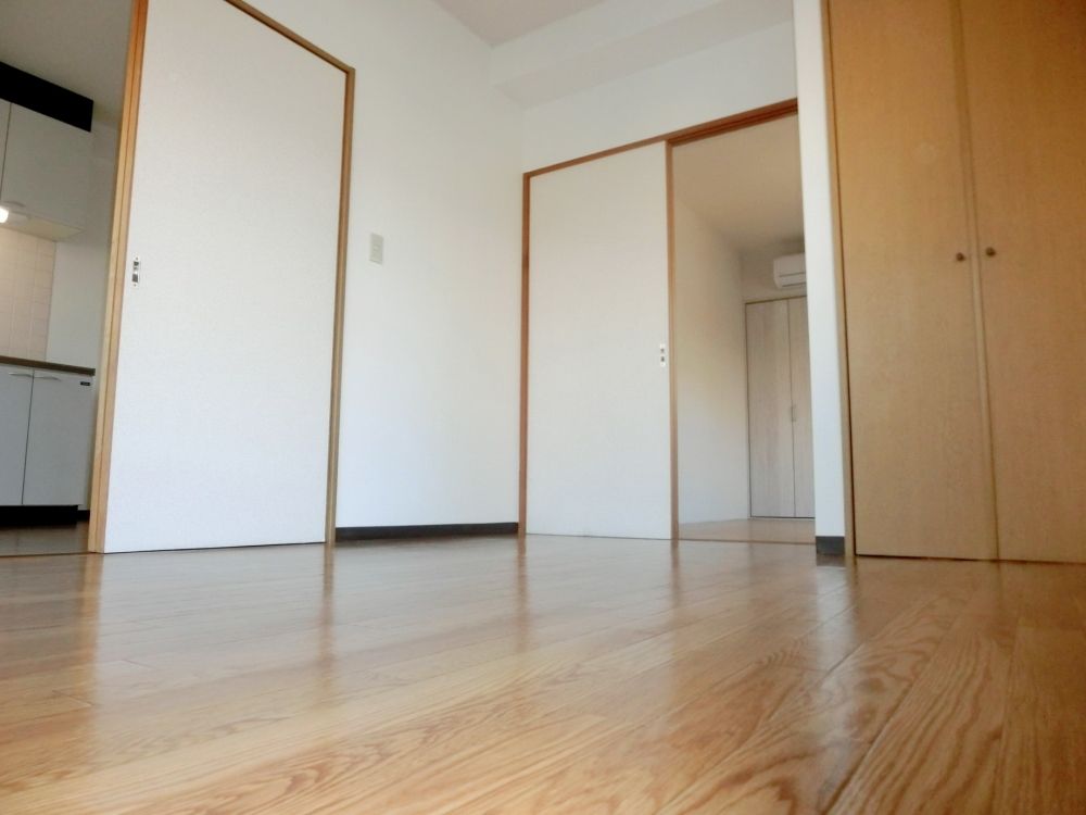 �y���]�z�@