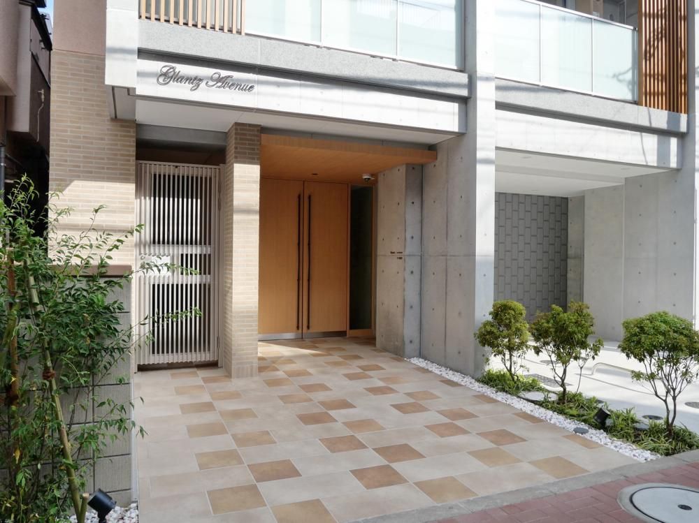 �y�G���g�����X�z�@