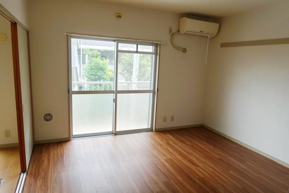 �y���ԁE���r���O�z�@