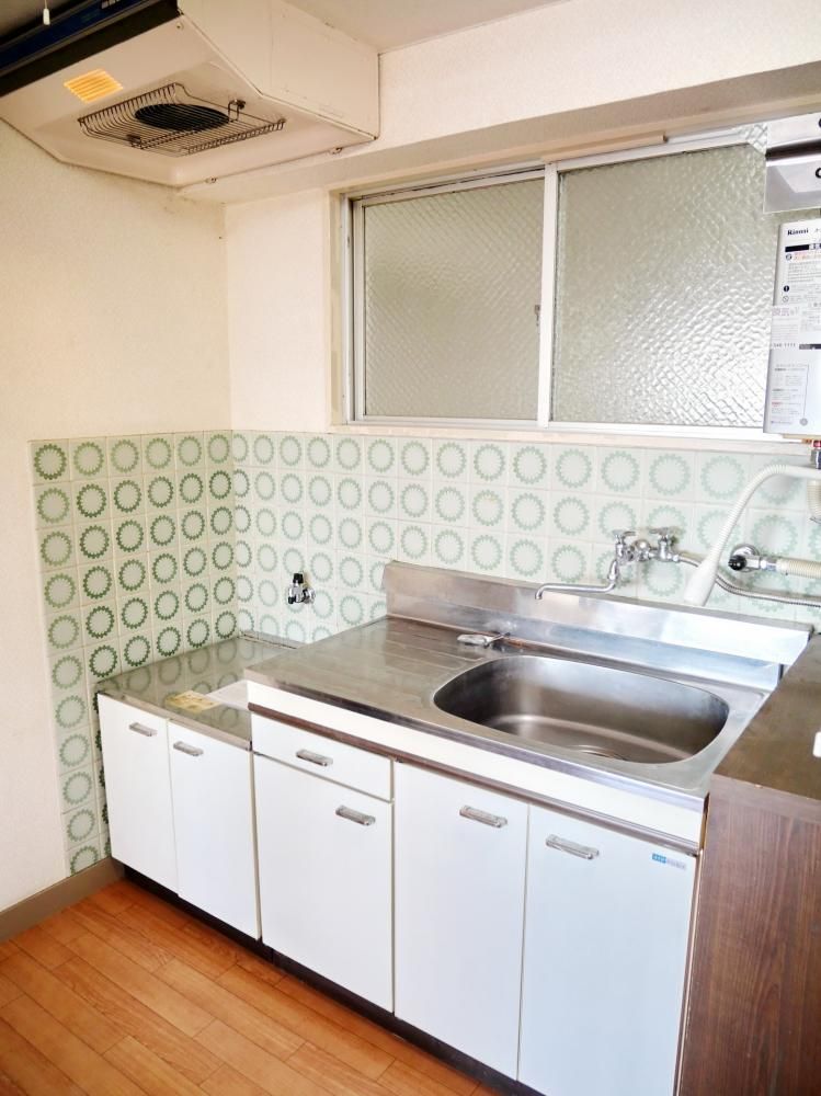 �y�L�b�`���z�@