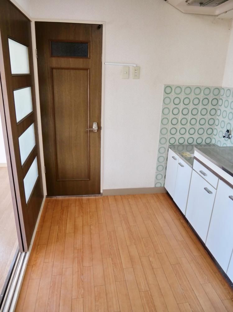 �y�G���g�����X�z�@