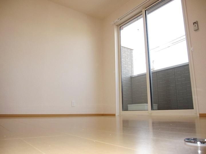 �y���]�z�@