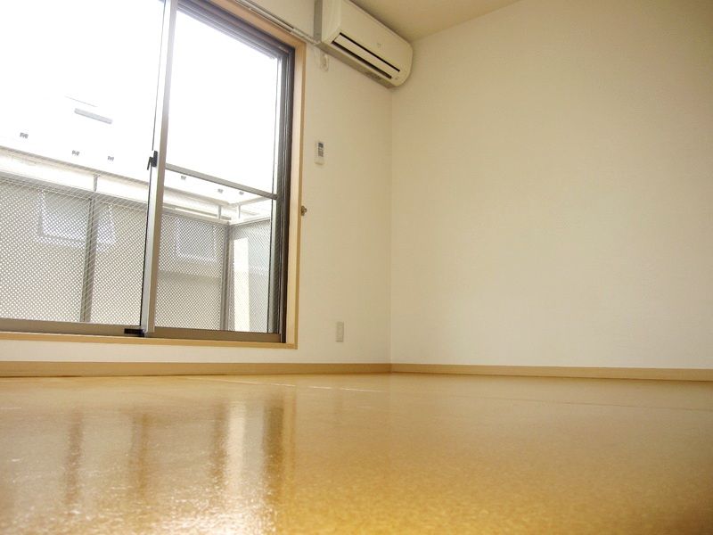 �y���]�z�@