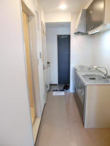 �y�Z�L�����e�B�z�@