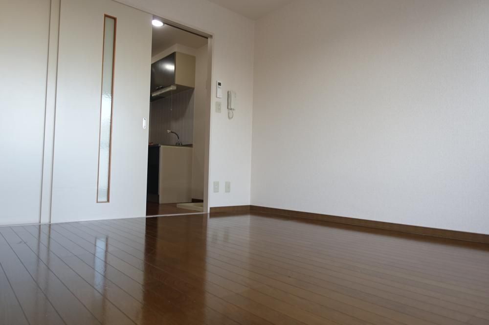 �y�����E���r���O�z�@