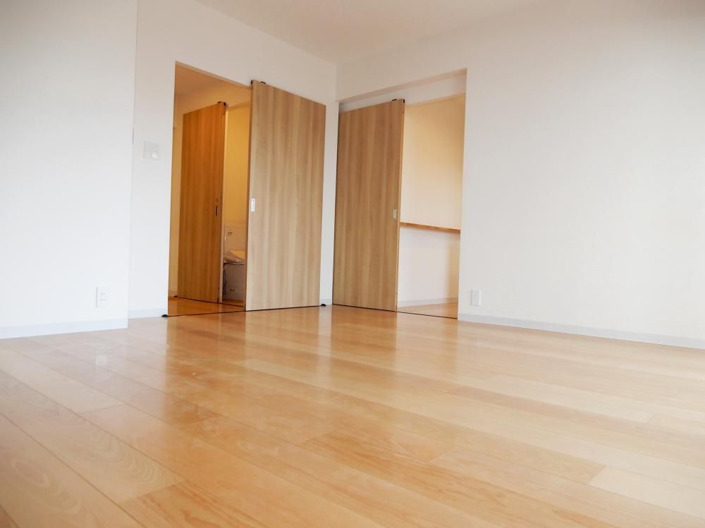 �y���ԁE���r���O�z�@