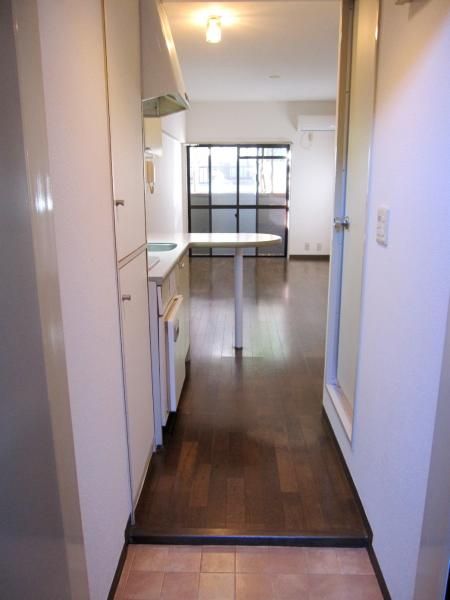 �y�Z�L�����e�B�z�@