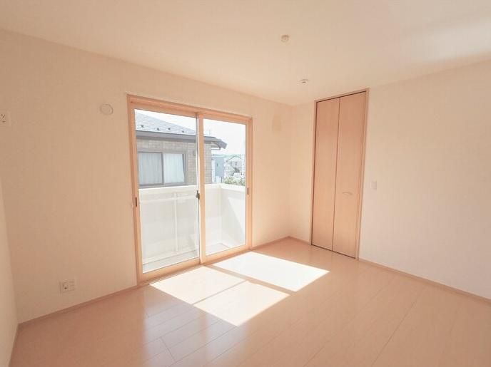 �y�Z�L�����e�B�z�@