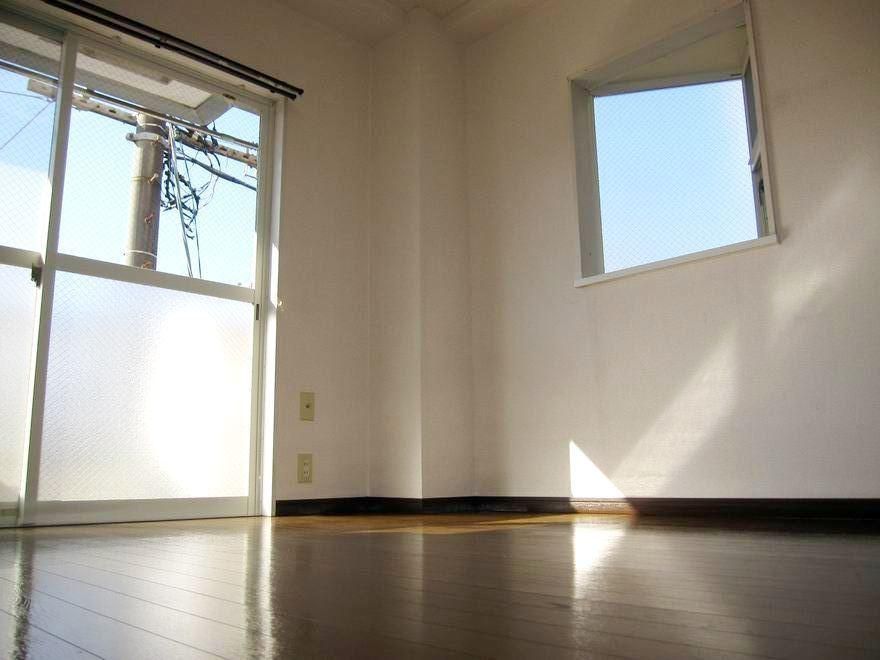 �y���]�z�@