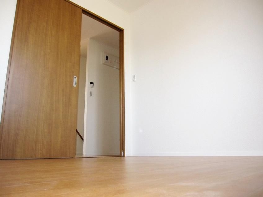 �y�Z�L�����e�B�z�@