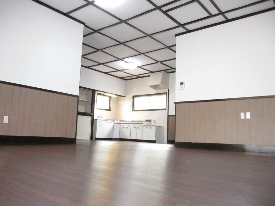 �y���ԁE���r���O�z�@