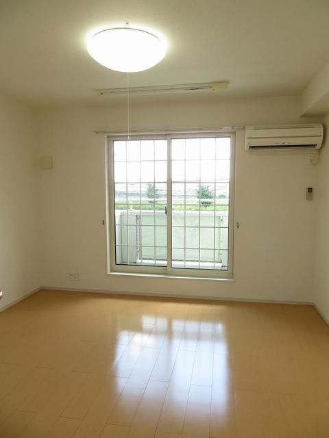 �y���ԁE���r���O�z�@