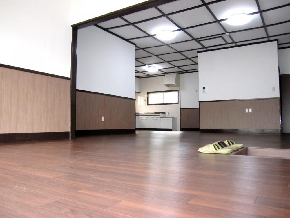 �y���]�z�@