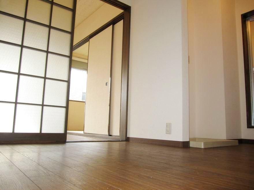 �y���ԁE���r���O�z�@