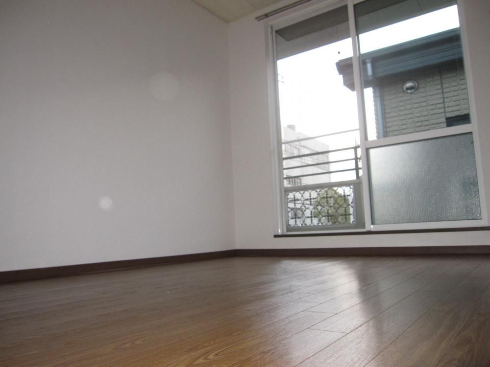 �y���]�z�@