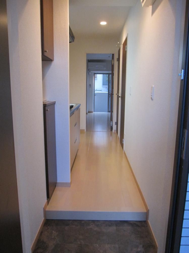 �y�����E���r���O�z�@