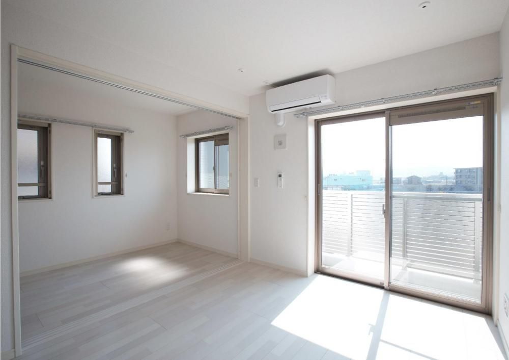 �y���]�z�@