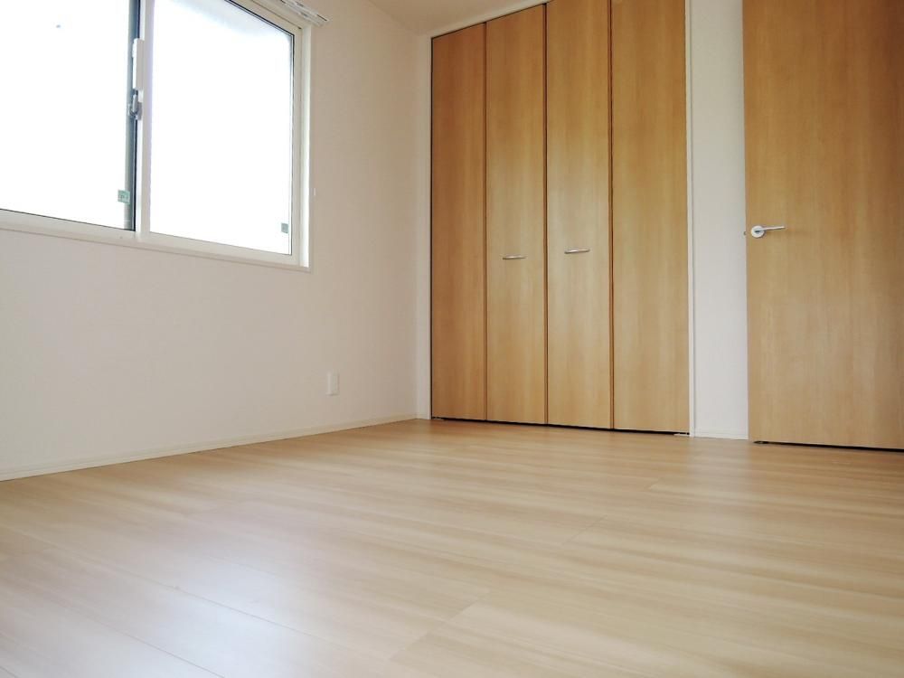 �y�Z�L�����e�B�z�@