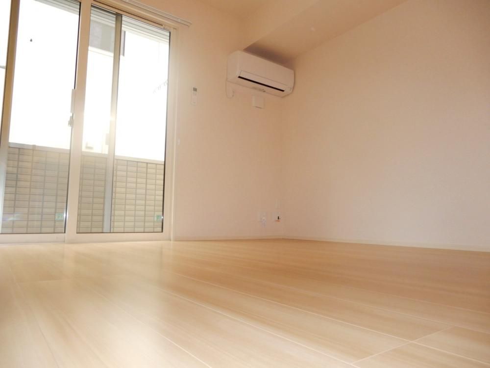 �y���]�z�@