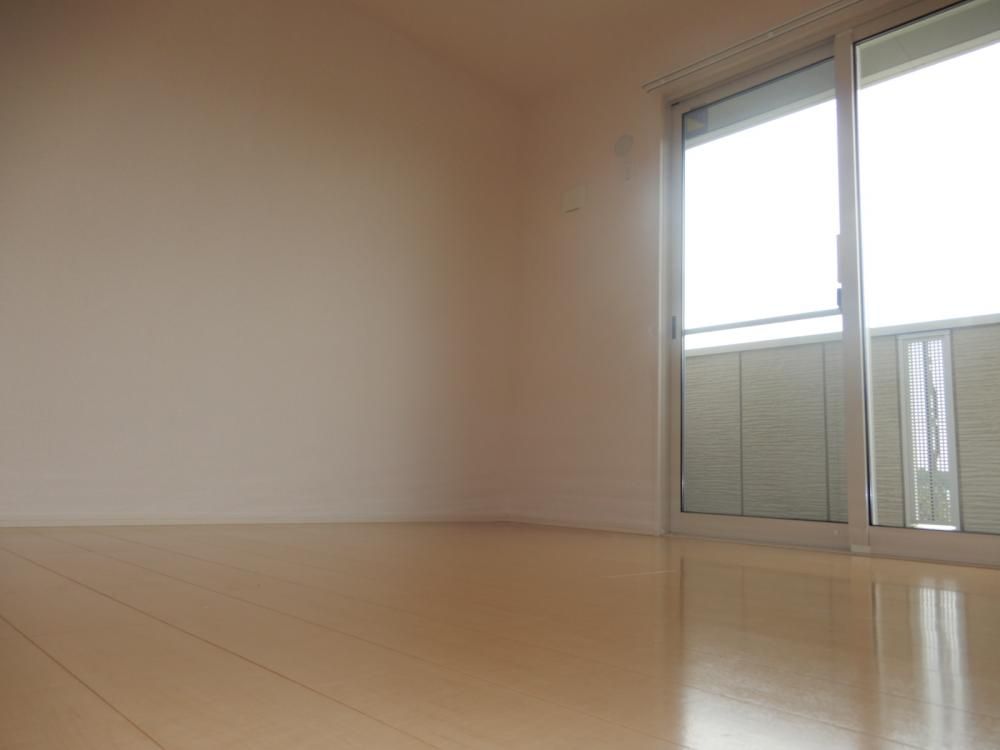 �y���]�z�@