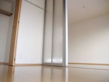 �y�Z�L�����e�B�z�@