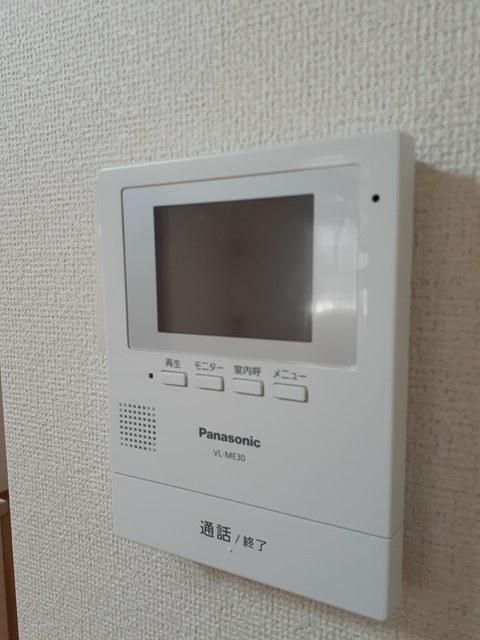 �y�Z�L�����e�B�z�@