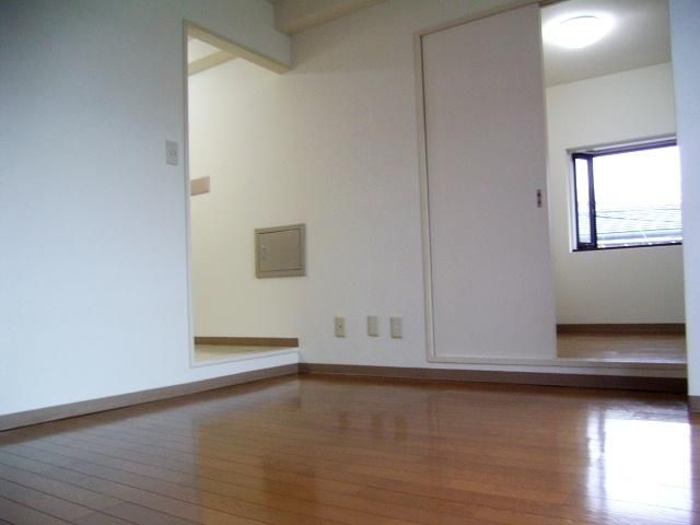 �y���ԁE���r���O�z�@